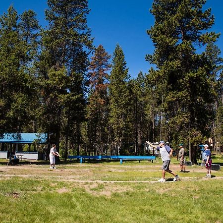Bend-Sunriver Camping Resort Two-Bedroom Cabin 7 Exteriör bild